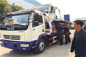 草桥汽车道路救援拖车价格